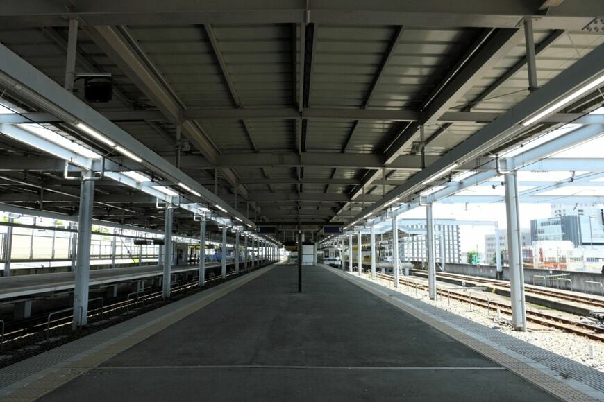 東武鉄道　太田駅　9・10番線ホーム