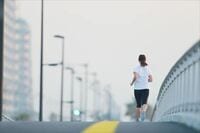 ランニングをやめると後悔する10の理由 「走らない」を選択した人の利益と損失を考える