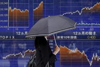 日経平均は反落､利益確定売りが上値抑える 上海株は上昇も､米中対立の先行き読めず