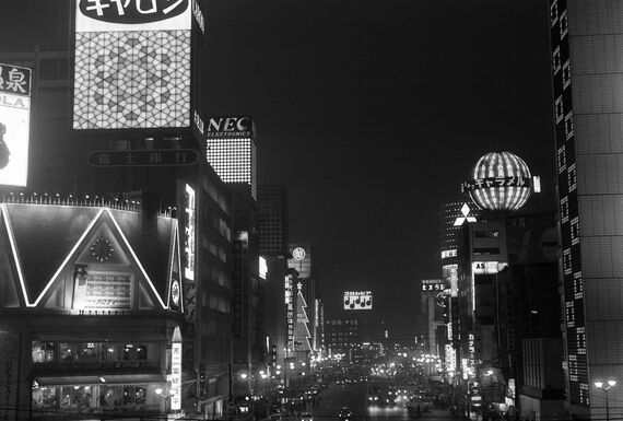 銀座のネオン