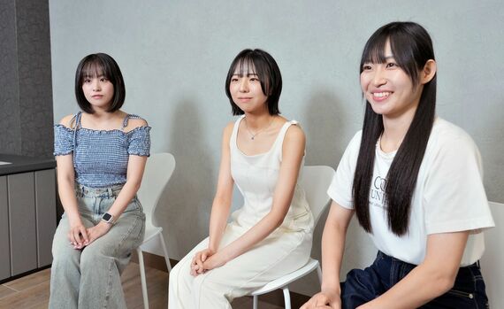 青柳佑芽さん、鍛治島彩さん、鈴木志乃さん