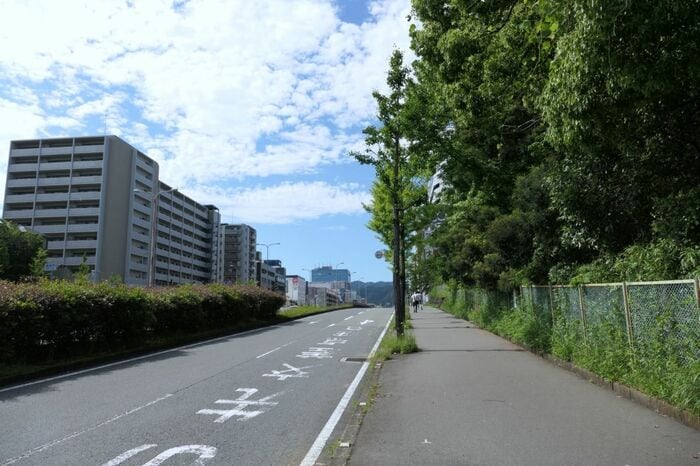 箕面方面へは上り坂が続く