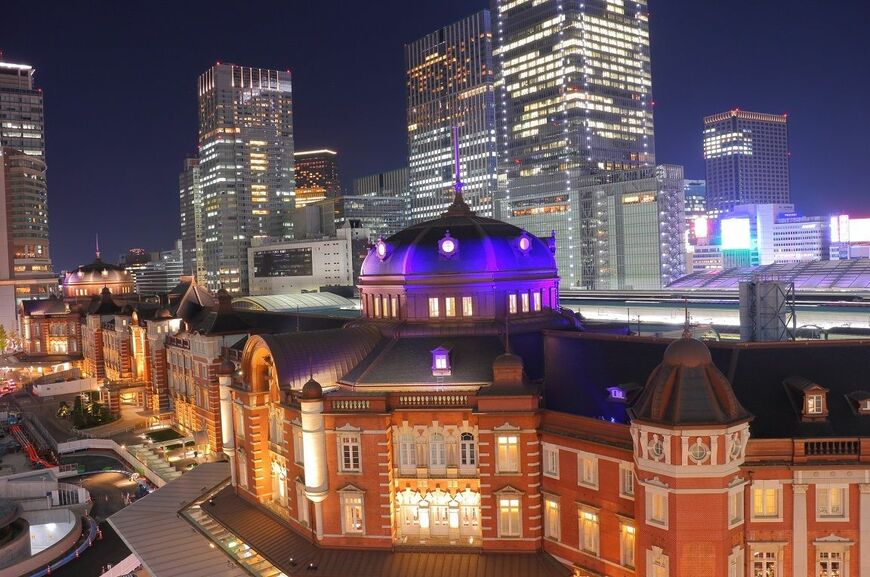 画像を拡大 駅は手軽に風水エネルギーをチャージできる（写真：kazukiatuko/PIXTA）