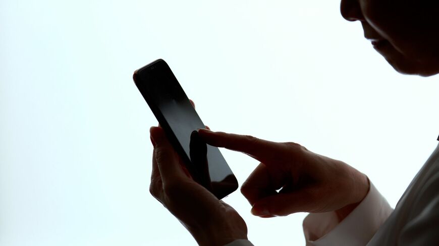 SNSでよく目にする「許せない」という言葉。人を許せなくなる脳の仕組みとは？（写真：【IWJ】Image Works Japan／PIXTA）