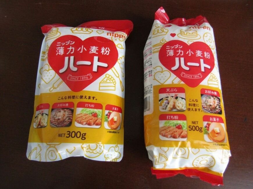 小麦粉は500gから300gに減量（写真：筆者撮影）