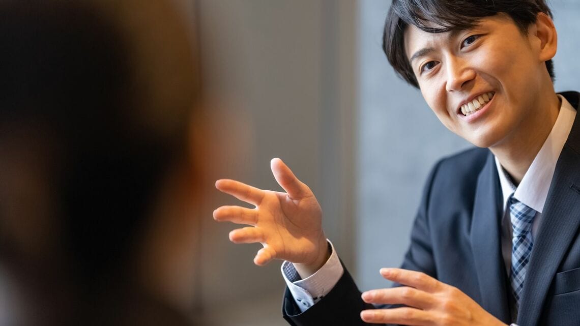 ありきたりの美辞麗句をいくら並べても、相手の記憶には残りません(写真:MediaFOTO/PIXTA)