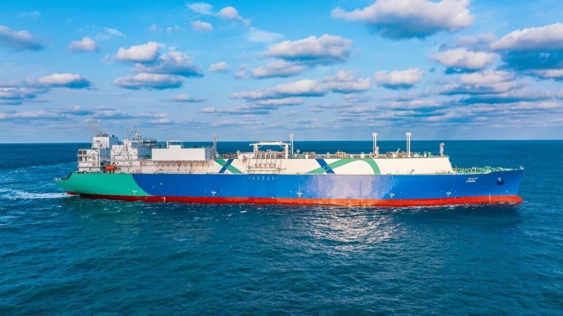 二酸化炭素の排出量が少ない天然ガスの利用拡大も、LNG運搬船の建造需要を押し上げている。写真は国有造船大手の中国船舶集団が建造したLNG運搬船（同社ウェブサイトより）