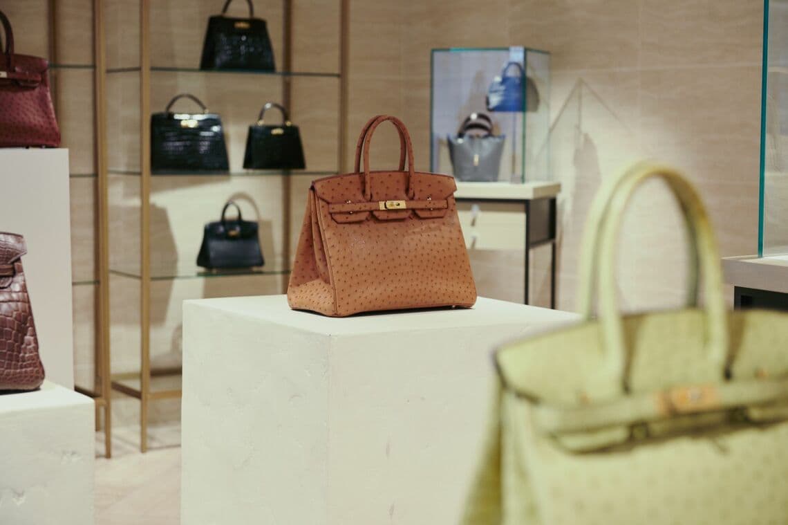 中古ブランド店｢ALLU｣の表参道店（東京都渋谷区･9月）Photographer: Ko Tsuchiya/Bloomberg