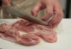 鶏もも肉の大きめなものを1枚使います