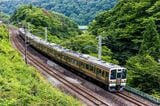 利根川上流の渓谷沿いを走る上越線。SLなどの観光列車も走るが、基本的には通学利用が中心だ（撮影：鼠入昌史）