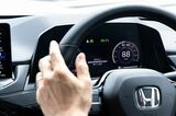 ホンダ量販モデル初のハンズオフ機能を搭載した「アコード e:HEV Honda SENSING 360＋」（写真：三木 宏章）