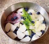 ブルーベリーとカブの水キムチ