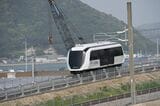 試験走行する三菱重工の新型AGT「Prismo（プリズモ）」の車両（記者撮影）
