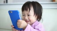 母親の｢スマホ育児｣を悪とは断定できないワケ 適切な使い方さえすれば｢大きな味方｣になる