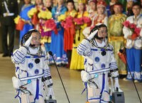 中国､有人宇宙船｢神舟11号｣を打ち上げ 2人の飛行士が1カ月滞在へ