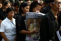 ｢父が逝った｣､国王を失ったタイ国民の不安