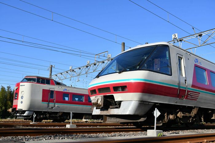 クロ380形（手前）とクロ381形。どちらも改造車だ