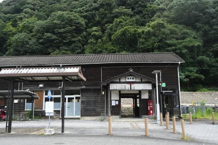 整備された坂本駅前
