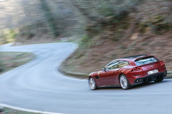 フェラーリ GTC4 ルッソT｜Ferrari GTC4Lusso T