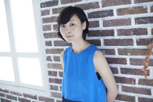 山口絵理子（やまぐち えりこ）／1981年埼玉県生まれ。慶應義塾大学総合政策学部卒業、バングラデシュBRAC大学院開発学部修士課程修了。大学のインターン時代、ワシントン国際機関で途上国援助の矛盾を感じ、当時アジア最貧国バングラデシュに渡り日本人初の大学院生になる。「必要なのは施しではなく先進国との対等な経済活動」という考えで23歳で起業を決意。「途上国から世界に通用するブランドをつくる」という理念を掲げ、株式会社マザーハウスを設立