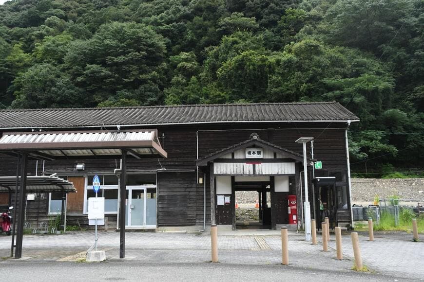 整備された坂本駅前（記者撮影）