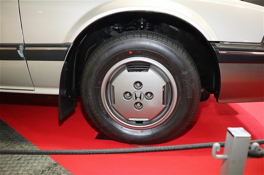 ホンダの2代目「プレリュード」（筆者撮影）