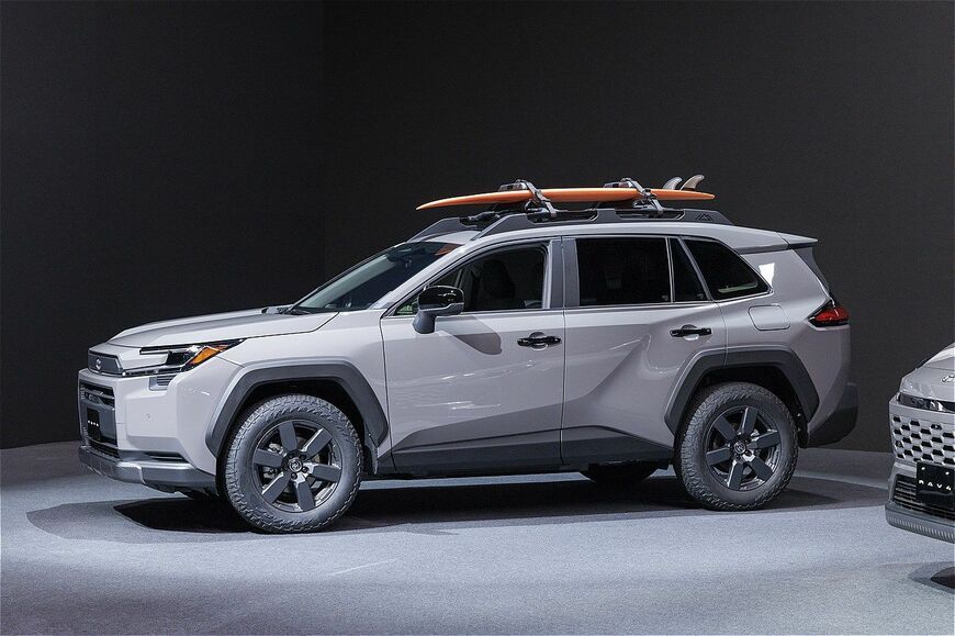 RAV4 Woodland（北米仕様、プロトタイプ）。日本仕様は「ADVENTURE」（写真：トヨタ自動車）