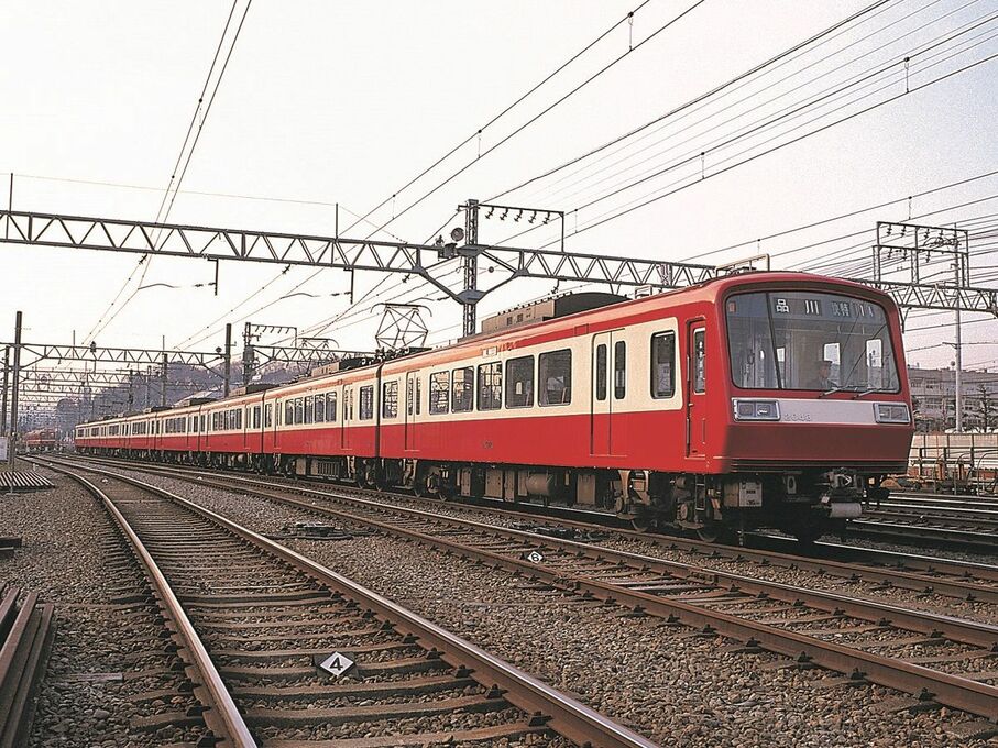 引退2年､京急2000形にみる｢看板列車の品格｣ 斬新デザインと高級感ある