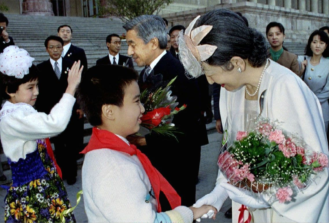 1992年10月23日には中国・北京の人民大会堂を訪問した