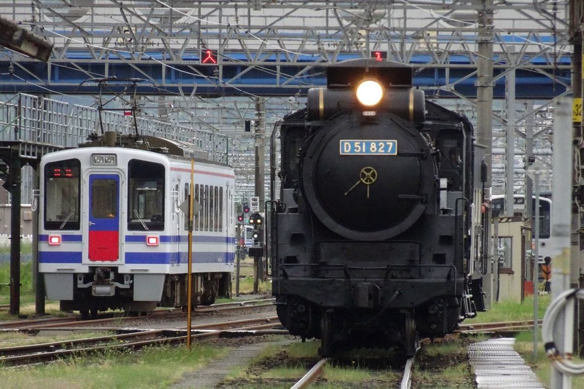 えちごトキめき鉄道が直江津駅で走らせている
