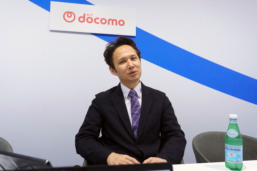 MWC会場でインタビューに応じるNTTドコモ6Gテック部の永田聡担当部長（写真：筆者撮影）