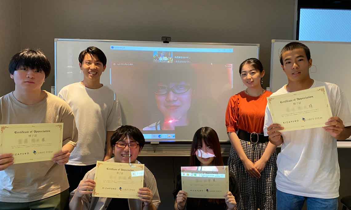 オンライン学習塾を運営する企業、リザプロと提携し、イベント「業界のプロが語る！漫画とアニメの世界」を実施。ブシロードムーブのアニメプロデューサーを呼ぶなど、オンラインと対面で高校生向けにワークショップを行った（写真：カルペ・ディエム提供）