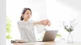 ここ数年で定着してきたテレワークやオンライン学習。やる気のスイッチを入れるにはどうしたらいいのでしょうか？ （写真：shimi／PIXTA）