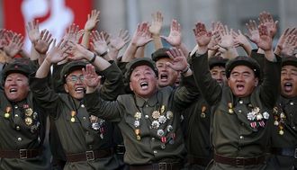 北朝鮮軍事パレード､金第1書記の言葉の意味