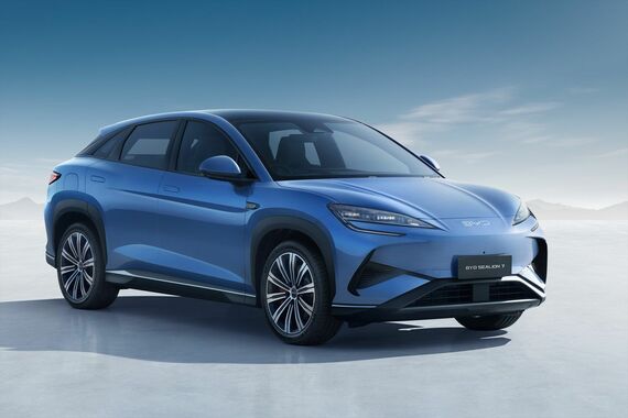 2025年4月15日に発売されたばかりのBYD「シーライオン7」(写真:ビーワイディージャパン)