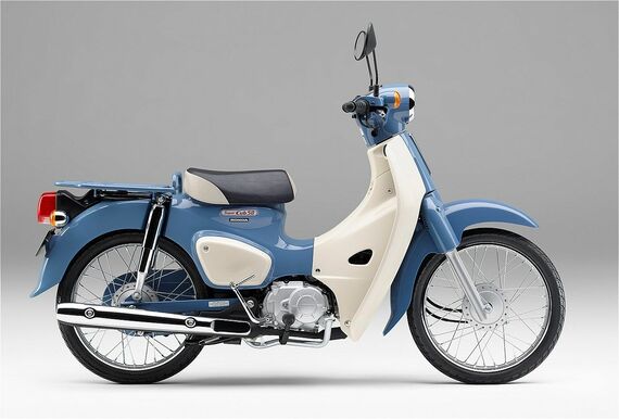 往年のスーパーカブをイメージした「ボニーブルー」のカラーリングを採用した「2024_Honda_SuperCub50Final Edition」。このモデルをもって50ccのカブは最後となる