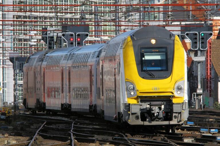 画像 | フランスは｢平均44歳｣欧州に旧型客車多い事情 鉄道復権で中古