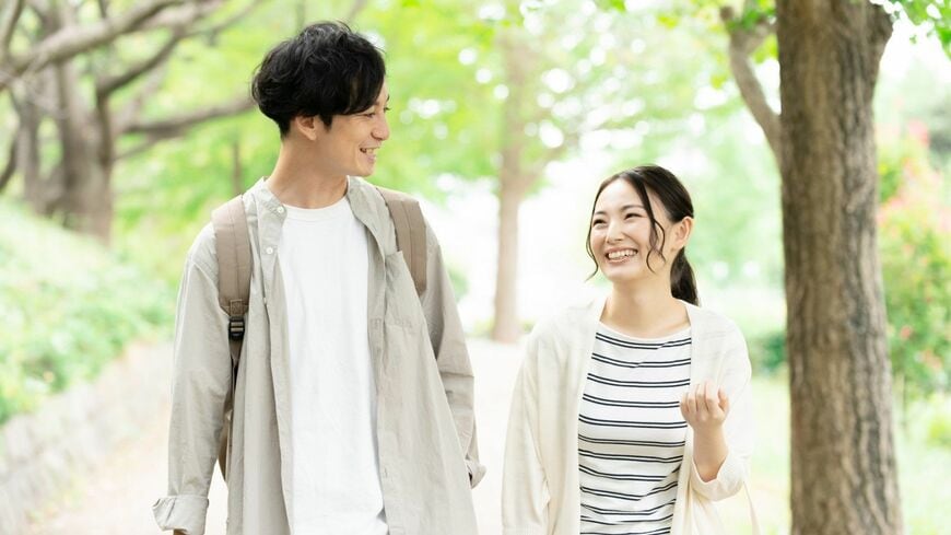 『コミュ力』こそ、現代のモテる男の必須条件と言われています（写真：nonpii／PIXTA）