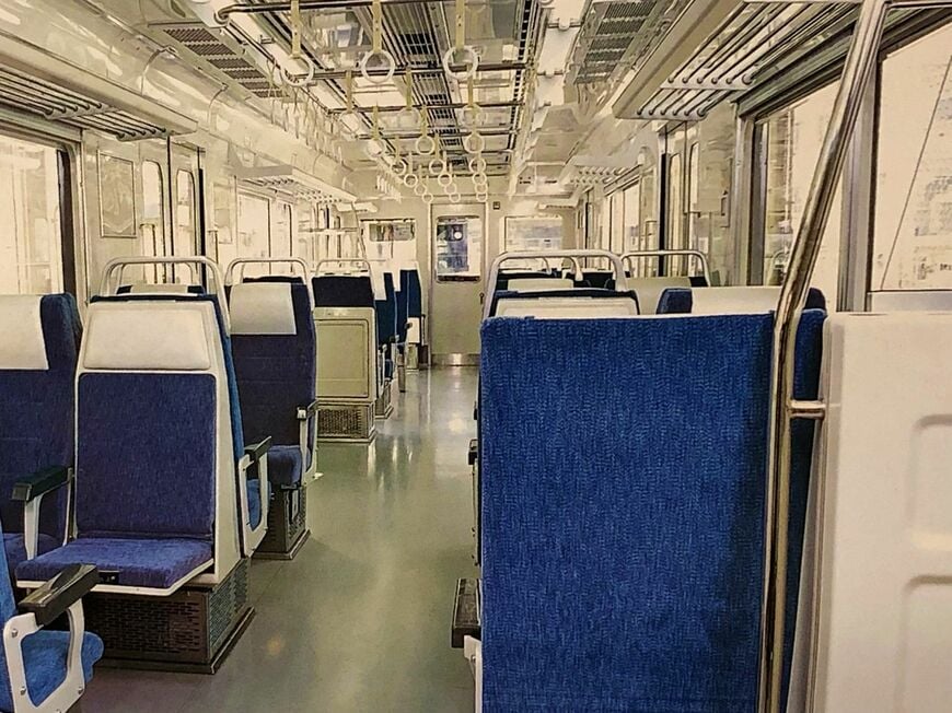 車内の「ツイングルシート」が独創的だった（写真：京急電鉄提供）