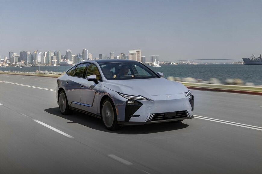 レクサス ES350e Luxury Executive（写真：LEXUS）