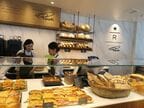 ショーケースにはフードがずらりと並ぶ