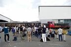 「丹後くろまつ号」を館内に入れる