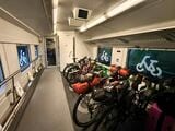 バイク（自転車）で北極圏を楽しむ乗客も多いようだ（筆者撮影）