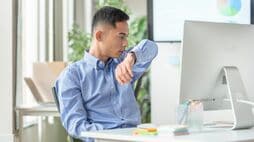 ｢あの人の臭いが耐えられないので注意して…｣　若手の"痛烈な意見"に上司はどう対応するべき？　スメハラ対策の正解とは