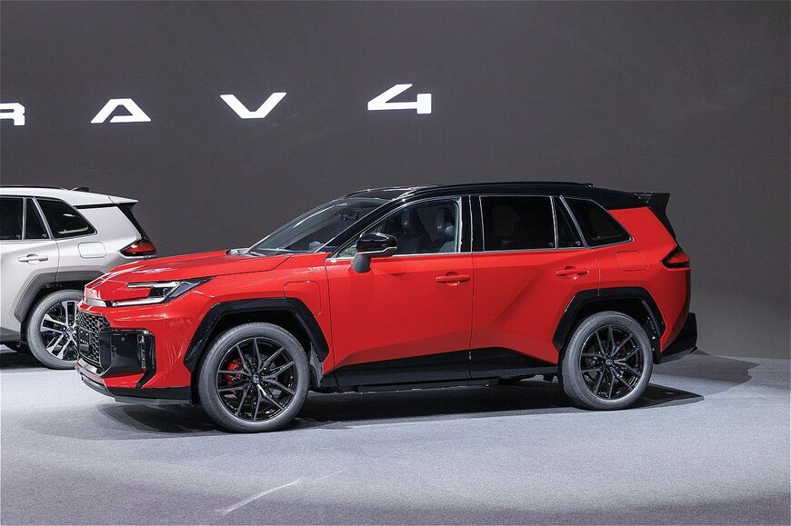 トヨタ新型「RAV4 GR SPORT（プロトタイプ）」（写真：トヨタ自動車）