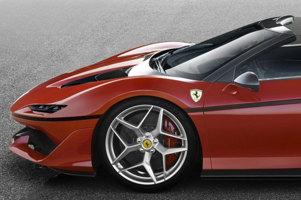 日本で限定10台！フェラーリ｢J50｣の正体 少量生産の特別仕様は