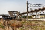 世良田駅の脇の空き地。中央に「徳川氏発祥の地」の碑