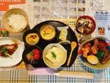 由起子さんお手製の夕食。どれもおいしかった（筆者撮影）