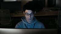 サイバー攻撃の"アラート多すぎ"でセキュリティ担当が燃えつき症候群に…異常の｢誤検知｣が最大のストレス､どう対応？