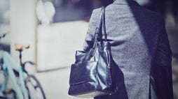 ｢部下には頼めません｣そりゃ誰も助けに来ないわけだよ…ある朝動けなくなった45歳課長が発した"うつ未満"の限界サイン